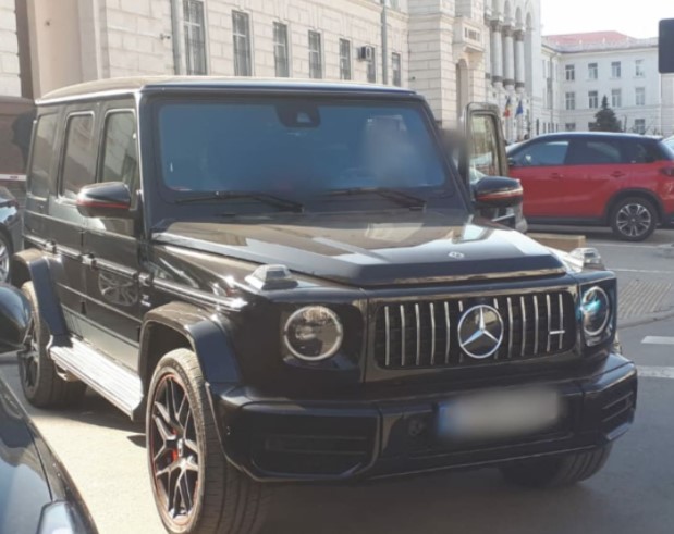 FOTO/VIDEO: Cinci bărbați, membri ai unui grup criminal, reținuți de polițiști pentru trafic ilicit cu anabolizante