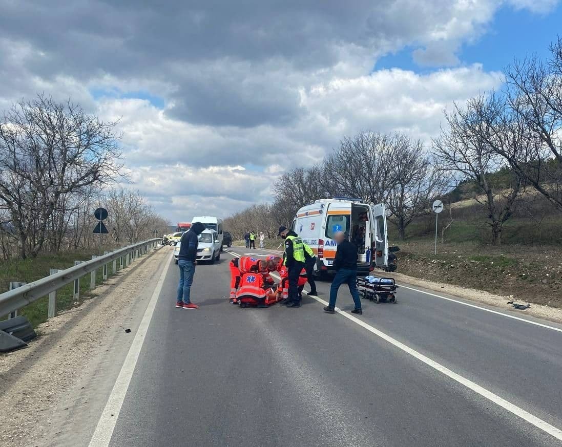 FOTO // Un BMW X5 a lovit din spate un echipaj de poliție aflat în misiune. Autoturismul se deplasa cu 169 km/h