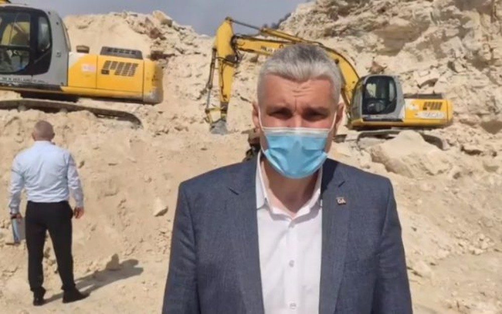 Avocat: Deputații și inspectorii au acționat abuziv blocând activitatea Carierei Micăuți