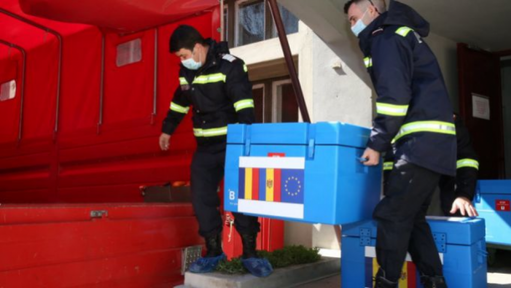 Alte 180 de mii doze de vaccin anti-COVID ajung astăzi în Republica Moldova. De la ce producător provine serul