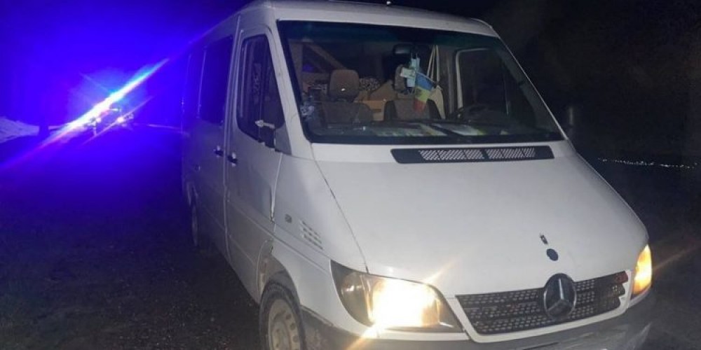 Accident MORTAL la Ungheni. O tânără a decedat în ochii părinților după ce a fost tamponată de un microbuz