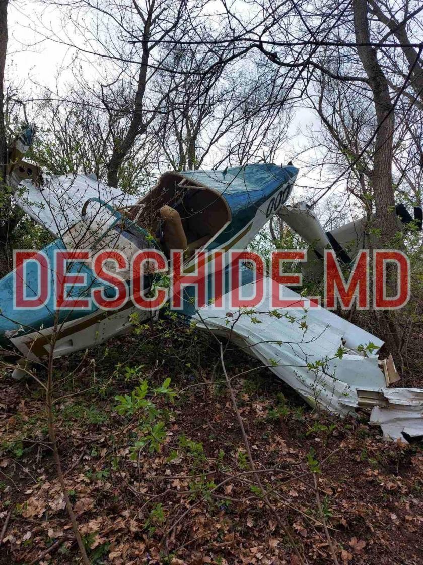 FOTO // Accident AVIATIC în Republica Moldova, un avion s-a prăbușit la Vadul lui Vodă. Sunt răniți