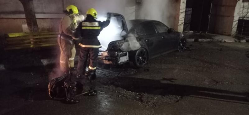FOTO // Un BMW mistuit de flăcări la Comrat. La fața locului a intervenit un echipaj de pompieri