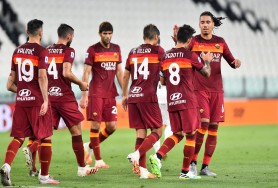 Hoții i-au pus pistolul la cap. Un fotbalist renumit a fost jefuit în propria locuință
