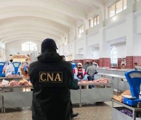 FLASH // Carnea de la Piața Centrală este vândută cu certificate sanitare CUMPĂRATE. CNA a reținut 5 persoane