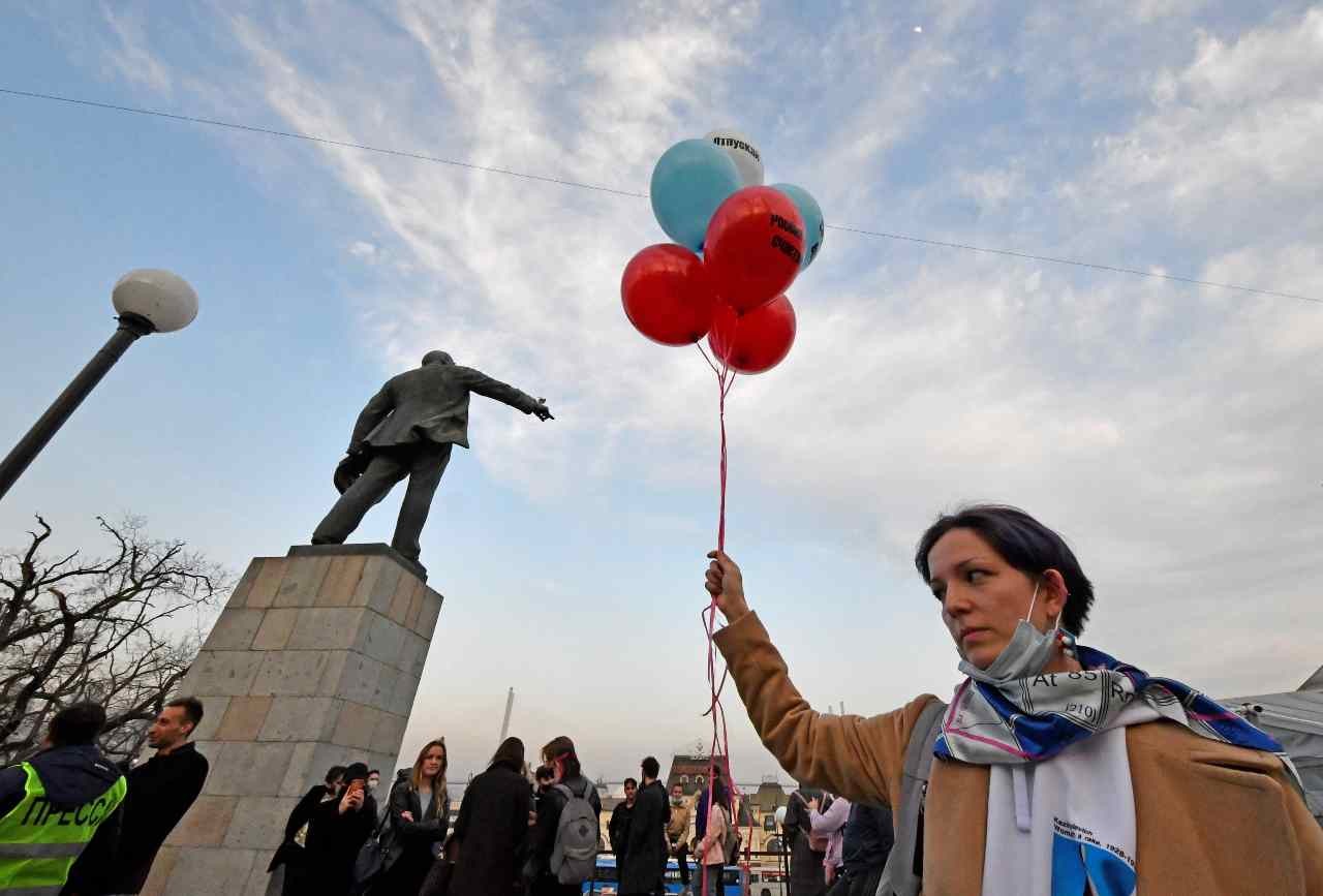 Poliţia rusă a reţinut peste 100 de persoane la protestele pentru susţinerea opozantului Alexei Navalnîi