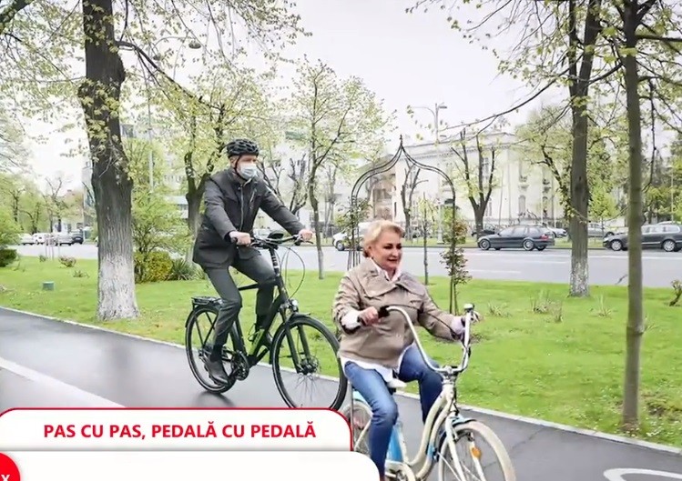 Cele mai tari meme cu Președintele României, după ce a mers cu bicicleta la Cotroceni