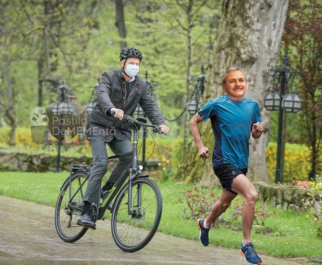 Cele mai tari meme cu Președintele României, după ce a mers cu bicicleta la Cotroceni