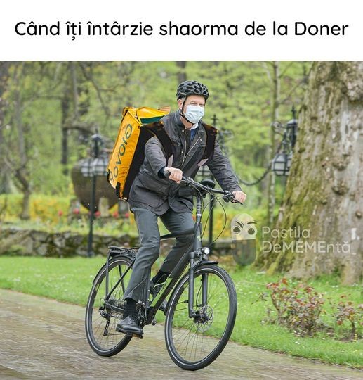 Cele mai tari meme cu Președintele României, după ce a mers cu bicicleta la Cotroceni