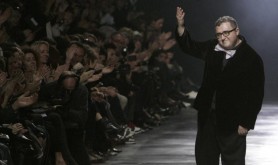 Doliu în lumea modei. Celebrul creator Alber Elbaz a murit la 59 de ani