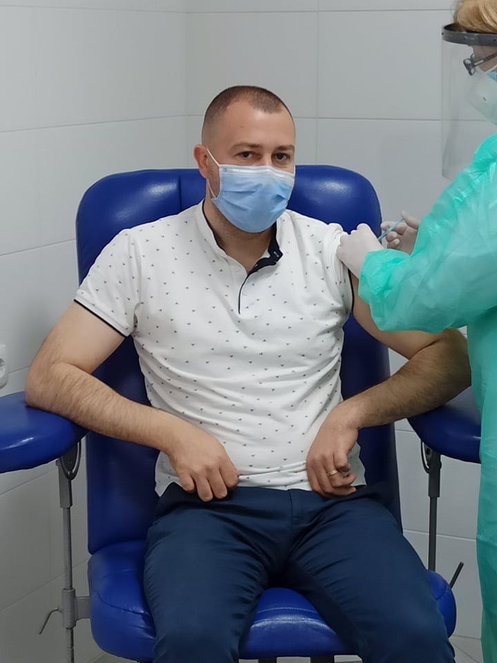 FOTO // După Maia Sandu, și deputații PAS s-au vaccinat astăzi cu prima doză de Astra Zeneca