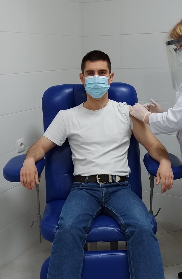 FOTO // După Maia Sandu, și deputații PAS s-au vaccinat astăzi cu prima doză de Astra Zeneca