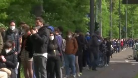 Germanii au format COZI IMENSE după ce s-a permis imunizarea la liber cu AstraZeneca