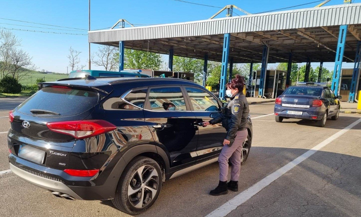 FOTO // Un moldovean a fost reținut la vama Albița la volanul unui autoturism căutat de autoritățile din Danemarca