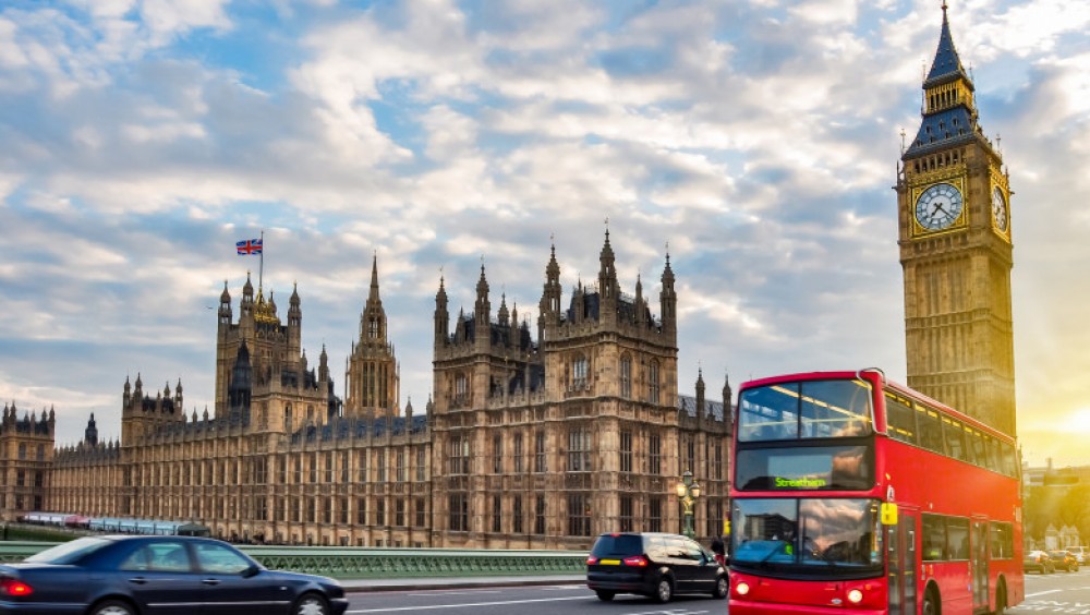 Europenii care locuiesc în UK se tem să-și mai cheme rudele în vizită. Cazul cetățenilor UE deținuți în centre pentru migranți