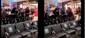 Scene horror pe aeroportul Luton. Un grup de călători români s-au luat la bataie în văzul tuturor