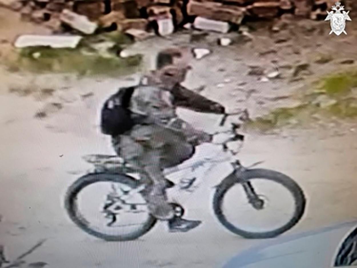 FOTO // Fetiță de 12 ani violată și înjunghiată de un bărbat care a urmărit-o în timp ce venea de la școală