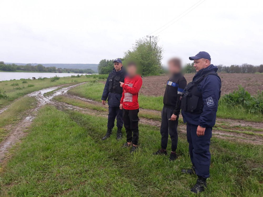 10 echipe de intervenție în căutarea a doi minori, porniți să viziteze Soroca