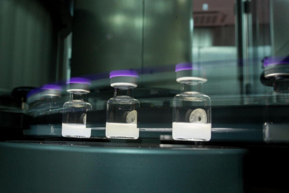 UE va investi 1 miliard de euro în fabrici de vaccin în Africa