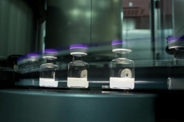 UE va investi 1 miliard de euro în fabrici de vaccin în Africa