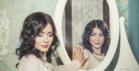 Superstiții și interpretări nebănuite despre oglindă. De ce e bine să acoperi oglinzile când moare cineva