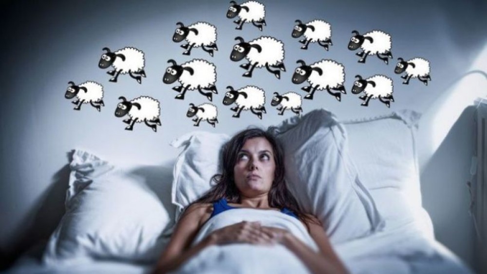 Ai probleme cu somnul? Iată cel mai bun remediu naturist anti insomnie