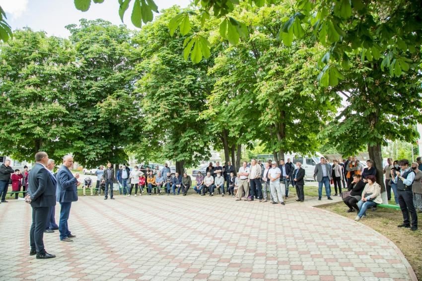 Igor Dodon încalcă legislația electorală? Ar fi utiliza resursele administrative în campanie