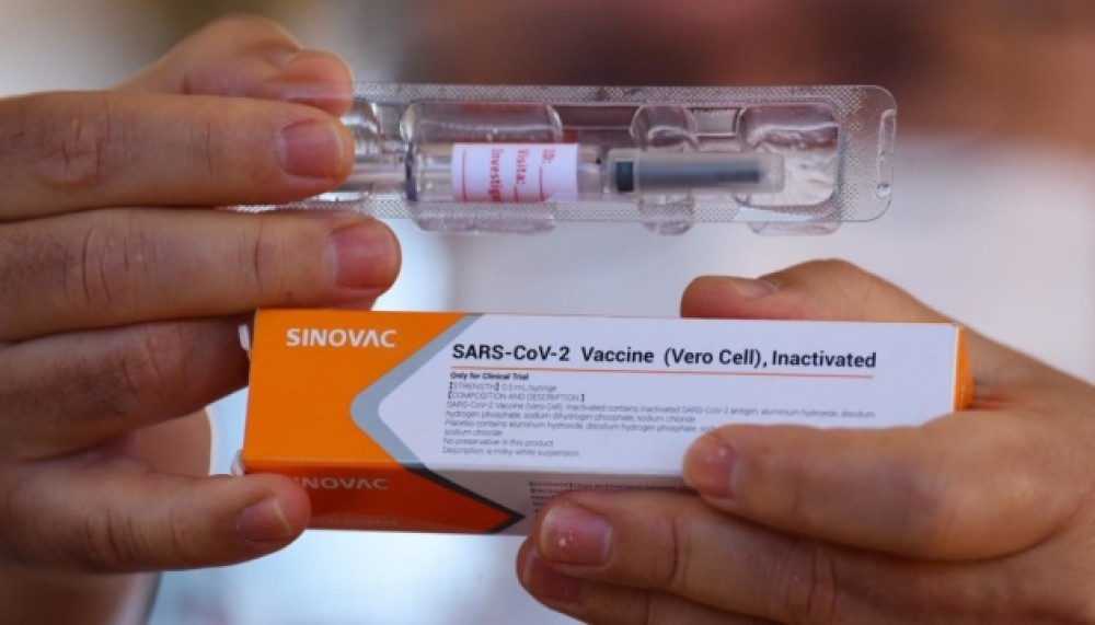 Vaccinului Sinovac, produs de chinezi, aprobat de urgență de OMS: Ar reduce spitalizarea cu 100%