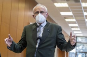 Ministrul Agriculturii din Slovacia a demisionat după ce un subaltern a fost arestat şi acuzat de corupţie
