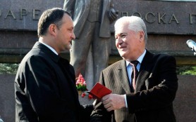 Brutar, milițian, președinte și deputat: Traseul politic al comunistului Vladimir Voronin, „Omul Secolului”