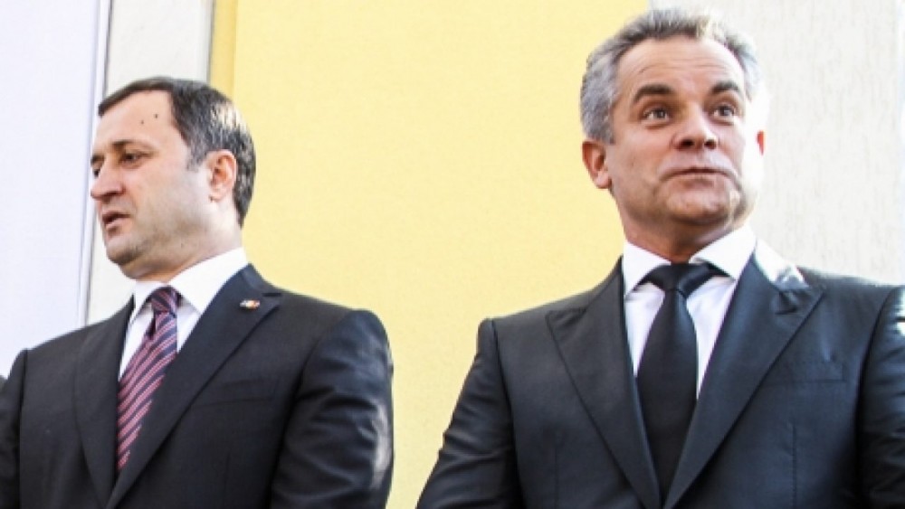 Vlad Filat: Fugarul laș Plahotniuc stă în umbra blocului Dodon-Voronin