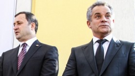 Vlad Filat: Fugarul laș Plahotniuc stă în umbra blocului Dodon-Voronin