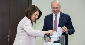 După ce a pierdut guvernarea, PDM le promite profesorilor salarii de până la 20 de mii de lei