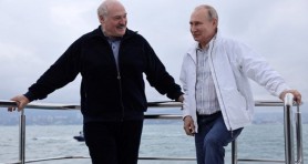 Putin sare în ajutor lui Lukașenko. Federația Rusă oferă belarușilor 500 de milioane de dolari