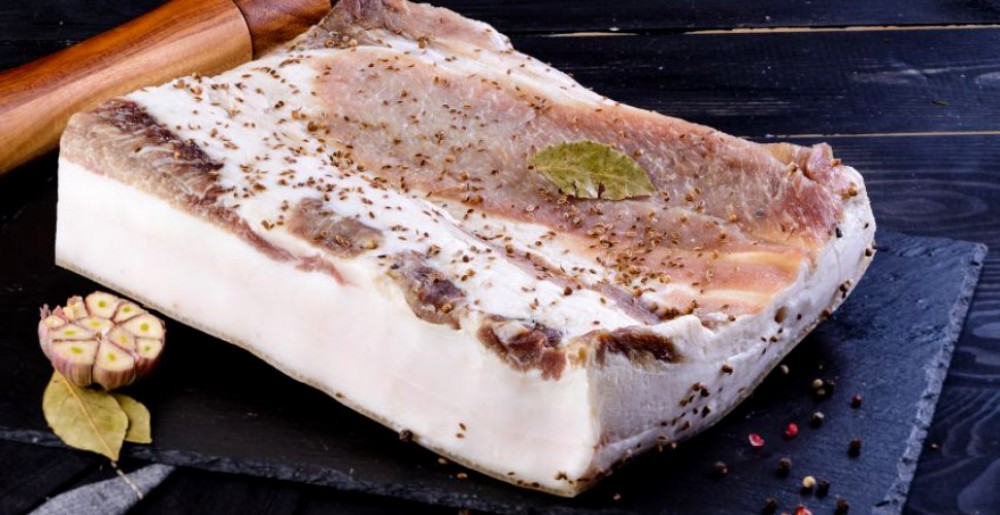 Ai tensiunea crescută? Iată ce alimente și băuturi trebuie să eviți