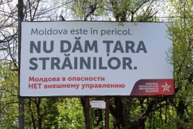 Socialiștii și comuniștii nu sunt primiți nici la Ocnița. Un banner cu simbolica Blocului Electoral al Comuniștilor și Socialiștilor a fost distrus