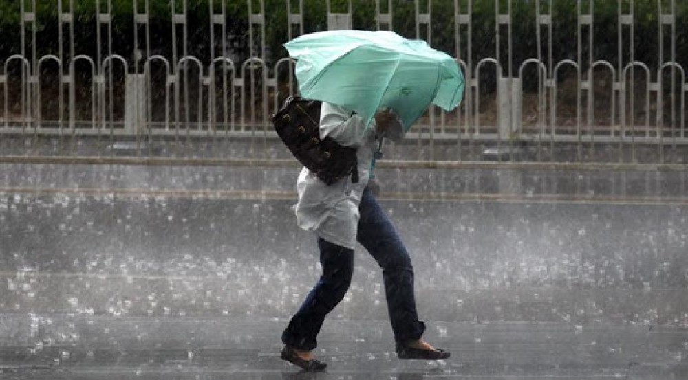 Ploi, vijelie și grindină. Cum va fi vremea în următoarele zile