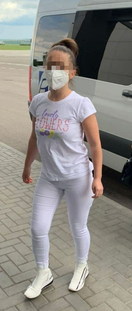 FOTO // O moldoveancă căutată pentru trafic de droguri, extrădată din Austria