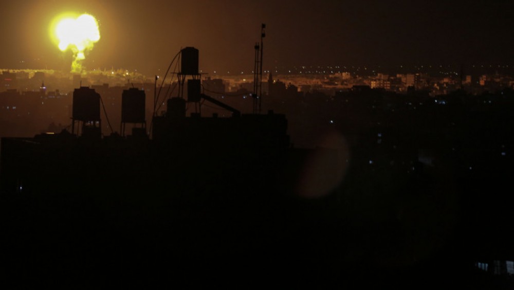 Noi lovituri ale Israelului în Fâşia Gaza, după baloanele incendiare lansate de Hamas. Armistiţiul este în pericol