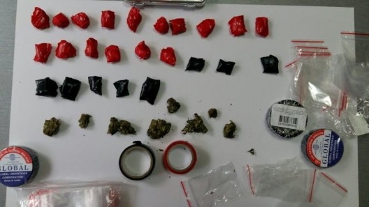 FOTO // Patru tineri din Bălți riscă până la 15 ani de pușcărie pentru că au vândut droguri pe Telegram