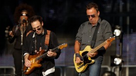 Fanii vaccinați cu AstraZeneca au accesul INTERZIS la concertele cântăreţului Bruce Springsteen