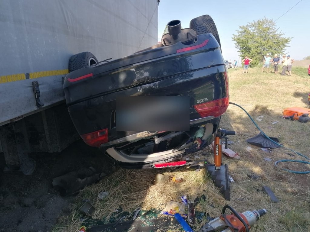 FOTO // Familia de moldoveni, decedată în accidentul din România, se întorcea acasă din Italia