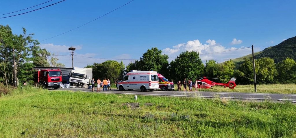 FOTO // Familia de moldoveni, decedată în accidentul din România, se întorcea acasă din Italia