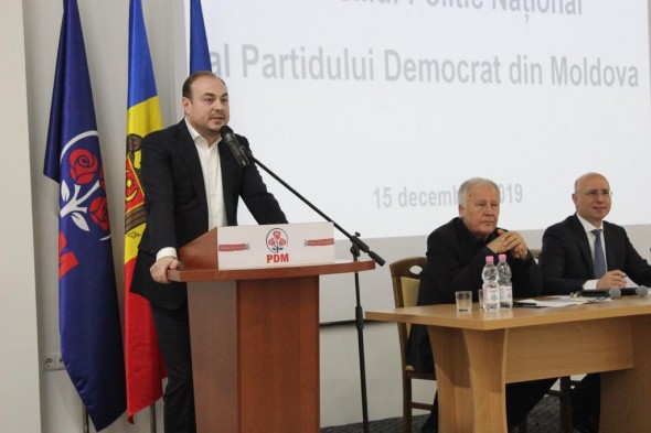 Filip și Nichiforciuc se întrec în acuzații. „Aleargă ca un animal rănit în agonie”