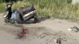 Un bărbat în stare de ebrietate a ajuns la spital după ce a derapat cu motoreta de pe traseu