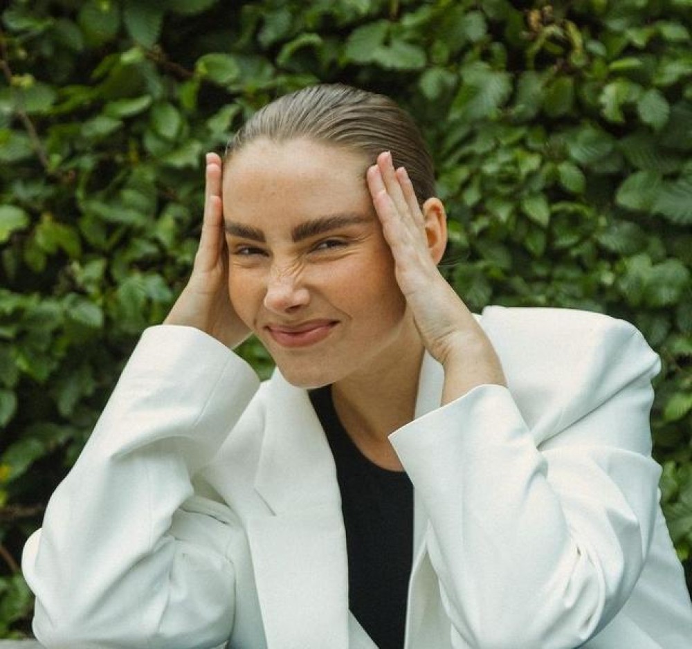Lovitură pentru influencerii din Norvegia: O nouă lege îi obligă să precizeze dacă pozele de pe social media sunt editate