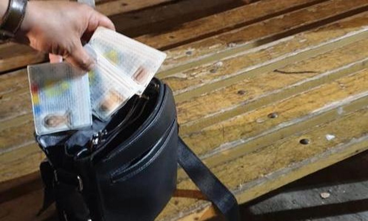 FOTO // Un moldovean a fost prins cu trei documente de identitate românești false