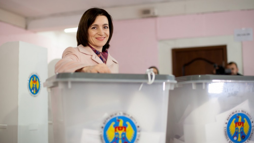 LIVE // Președintele Republicii Moldova, Maia Sandu își exercită dreptul la vot