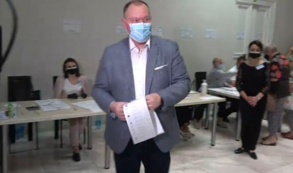 Premierul interimar, Aureliu Ciocoi a votat pentru „o Moldova inteligentă, modernă şi demnă”