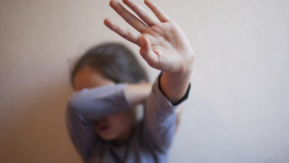 Caz CUTREMURĂTOR la Nisporeni: O fetiță de 5 anișori la un pas de a fi violată de un bărbat de 63 de ani